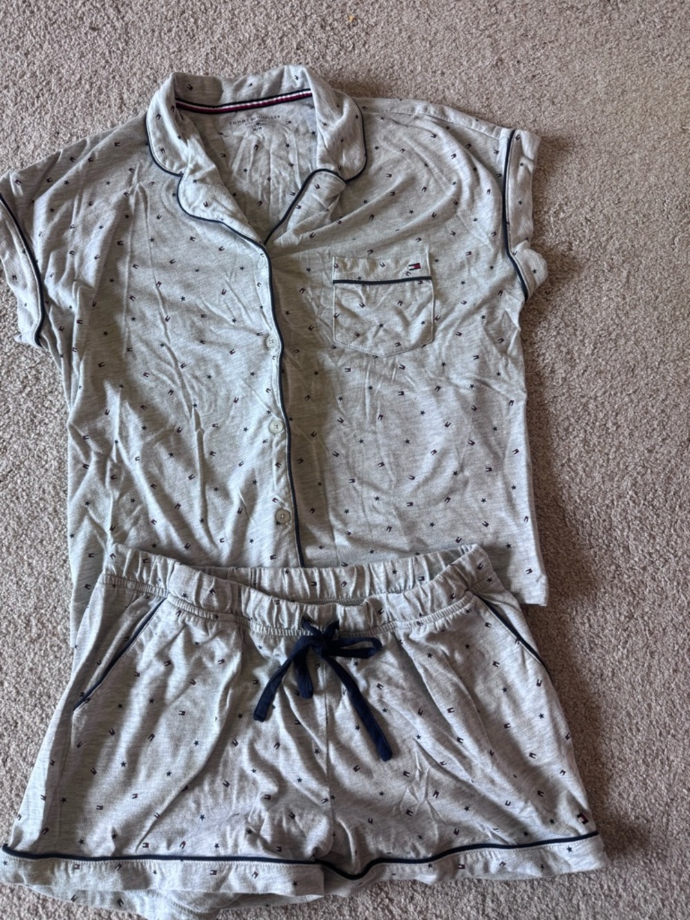 Tommy Hilfiger Light Gray Short Sleeve Pajama Set size M